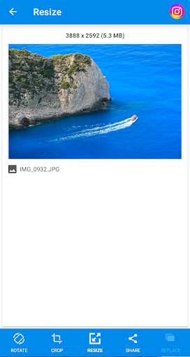 Resize screen in Photo & Picture Resizer app, showing an image and options like Rotate, Crop, Resize, Fit to size, and Save